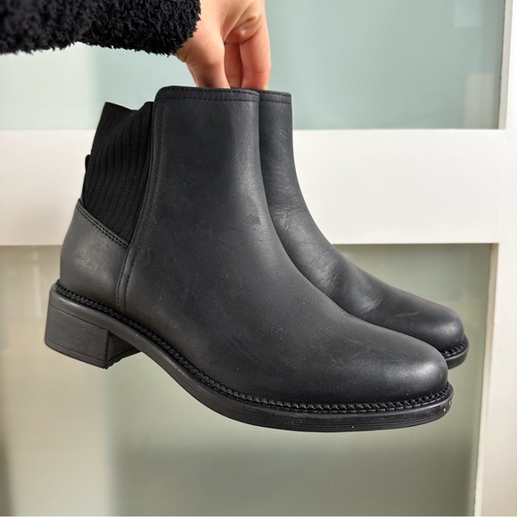 CLARKS BOOTIE - Picture 4 of 6